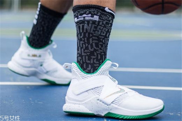 耐克士兵12適合后衛(wèi)嗎 這些位置都能穿 耐克士兵12適合后衛(wèi)嗎 這些位置都能穿