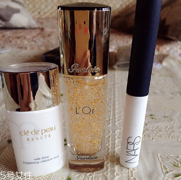 嬌蘭妝前乳和cpb隔離哪個(gè)好 兩款?yuàn)y前對(duì)比 嬌蘭妝前乳和cpb隔離哪個(gè)好 兩款?yuàn)y前對(duì)比