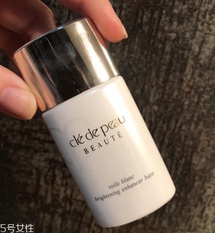 嬌蘭妝前乳和cpb隔離哪個(gè)好 兩款?yuàn)y前對(duì)比 嬌蘭妝前乳和cpb隔離哪個(gè)好 兩款?yuàn)y前對(duì)比