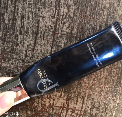 嬌蘭妝前乳和cpb隔離哪個(gè)好 兩款?yuàn)y前對(duì)比 嬌蘭妝前乳和cpb隔離哪個(gè)好 兩款?yuàn)y前對(duì)比