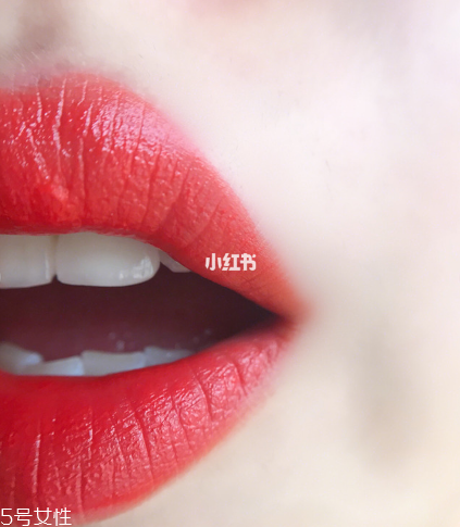 阿瑪尼紅管401適合黃皮嗎 阿瑪尼紅管401真人試色 阿瑪尼紅管401適合黃皮嗎 阿瑪尼紅管401真人試色