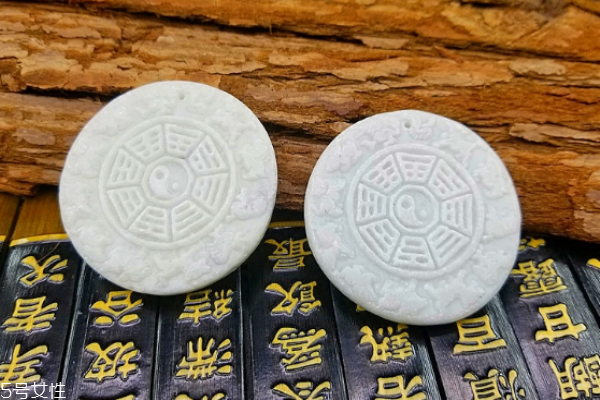 藍(lán)田玉有什么寓意 吉祥好運(yùn)的象征 藍(lán)田玉有什么寓意 吉祥好運(yùn)的象征