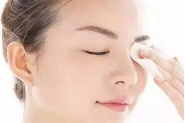 如何卸妝最干凈又快 各種卸妝產(chǎn)品的使用方法 如何卸妝最干凈又快 各種卸妝產(chǎn)品的使用方法