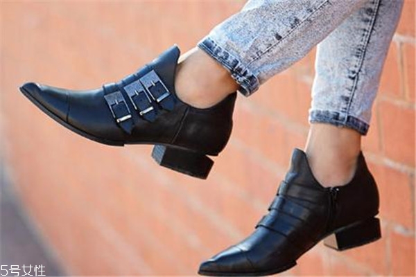 2018秋天流行什么鞋 走在潮流前端 2018秋天流行什么鞋 走在潮流前端