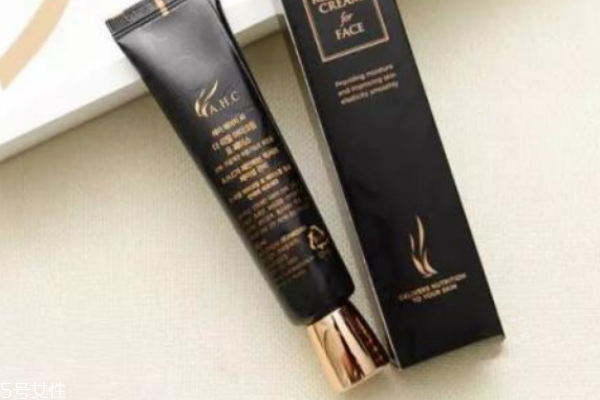 過期眼霜有什么用途 用來涂腳剛剛好 過期眼霜有什么用途 用來涂腳剛剛好