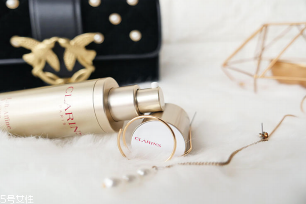 嬌韻詩v臉精華有酒精嗎 排在成分表第二位 嬌韻詩v臉精華有酒精嗎 排在成分表第二位