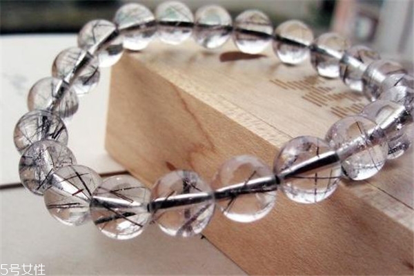 黑發(fā)晶什么人不能戴 這幾類人要當(dāng)心 黑發(fā)晶什么人不能戴 這幾類人要當(dāng)心