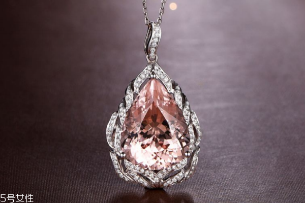 摩根石的功效與作用 非常有靈性 摩根石的功效與作用 非常有靈性