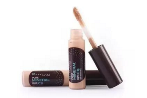 臉上瑕疵多用什么遮蓋 遮瑕要選好 臉上瑕疵多用什么遮蓋 遮瑕要選好