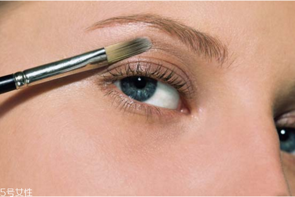 遮瑕筆和bb霜什么區(qū)別 遮瑕筆和bb霜有區(qū)別 遮瑕筆和bb霜什么區(qū)別 遮瑕筆和bb霜有區(qū)別