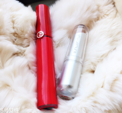 阿瑪尼紅管503和504區(qū)別試色 適合春夏的顯白口紅 阿瑪尼紅管503和504區(qū)別試色 適合春夏的顯白口紅