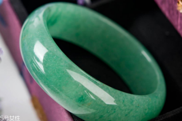 怎樣辨別東陵玉的真假 從這幾點(diǎn)下手 怎樣辨別東陵玉的真假 從這幾點(diǎn)下手