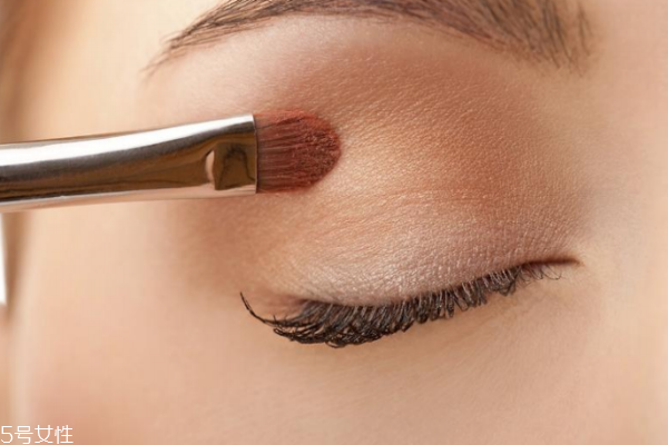 怎么挑選眼影刷 3個(gè)維度挑對眼影刷 怎么挑選眼影刷 3個(gè)維度挑對眼影刷