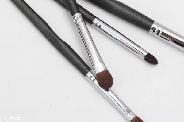 怎么挑選眼影刷 3個(gè)維度挑對眼影刷 怎么挑選眼影刷 3個(gè)維度挑對眼影刷