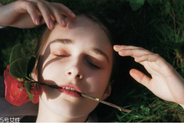 半永久紋眉多少錢 半永久做完眉毛特別紅解決方法 半永久紋眉多少錢 半永久做完眉毛特別紅解決方法