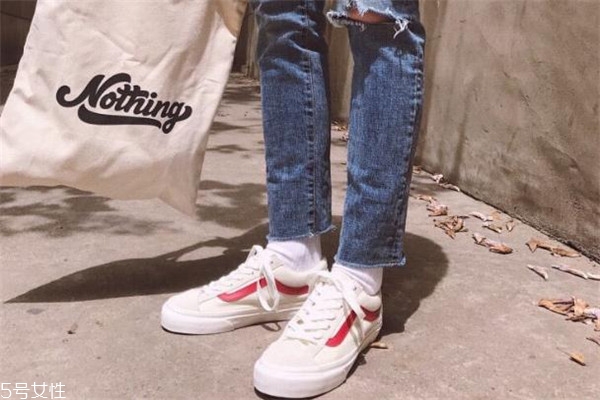 vans紅白專柜多少錢 市場價(jià)炒上天 vans紅白專柜多少錢 市場價(jià)炒上天