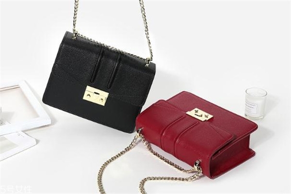 小ck酒神包專柜價格 性價比超高 小ck酒神包專柜價格 性價比超高