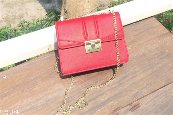 小ck酒神包專柜價格 性價比超高 小ck酒神包專柜價格 性價比超高