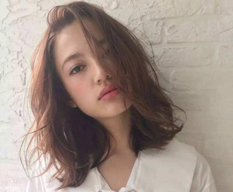 瘦臉齊肩發(fā)型圖片女 這個(gè)長(zhǎng)度干練又溫柔 瘦臉齊肩發(fā)型圖片女 這個(gè)長(zhǎng)度干練又溫柔