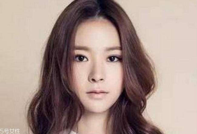 瘦臉齊肩發(fā)型圖片女 這個(gè)長(zhǎng)度干練又溫柔 瘦臉齊肩發(fā)型圖片女 這個(gè)長(zhǎng)度干練又溫柔