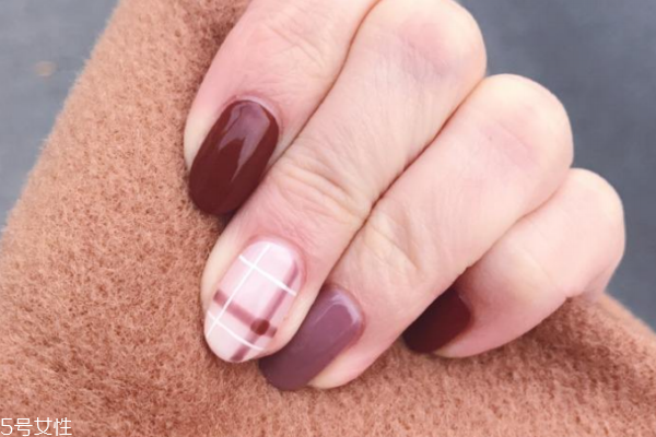 秋冬顯白指甲油顏色推薦 這4個(gè)色妥妥適合黃肌 秋冬顯白指甲油顏色推薦 這4個(gè)色妥妥適合黃肌