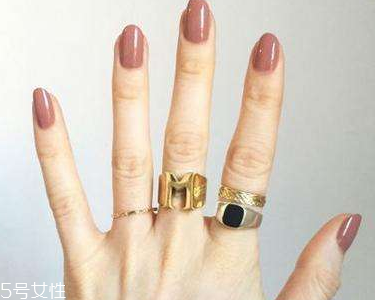 秋冬顯白指甲油顏色推薦 這4個(gè)色妥妥適合黃肌 秋冬顯白指甲油顏色推薦 這4個(gè)色妥妥適合黃肌