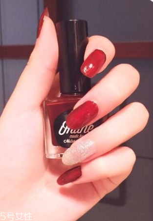 秋冬顯白指甲油顏色推薦 這4個(gè)色妥妥適合黃肌 秋冬顯白指甲油顏色推薦 這4個(gè)色妥妥適合黃肌