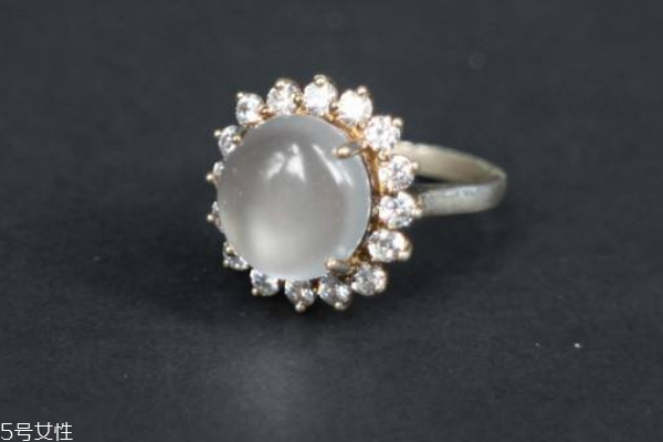 水沫玉有收藏價(jià)值嗎 有一定價(jià)值 水沫玉有收藏價(jià)值嗎 有一定價(jià)值