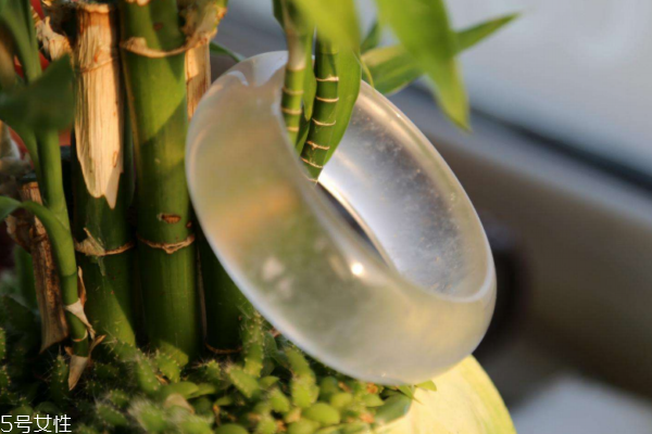 水沫玉什么顏色好 選擇多樣化 水沫玉什么顏色好 選擇多樣化