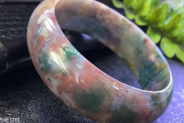 七彩玉的功效與作用 美容養(yǎng)顏就選它 七彩玉的功效與作用 美容養(yǎng)顏就選它