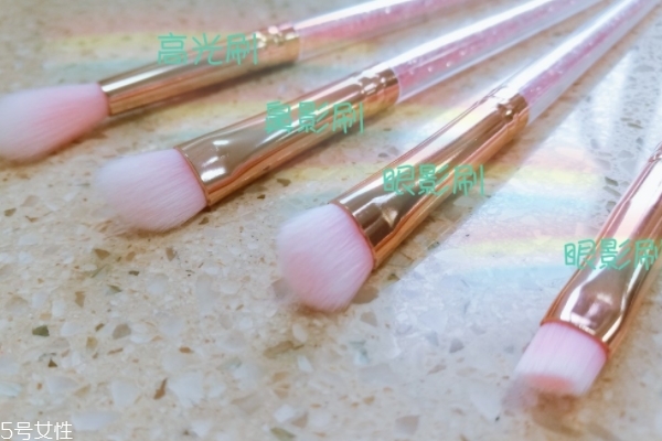 少女心的化妝刷推薦 美膩的小姐姐都該來(lái)一套 少女心的化妝刷推薦 美膩的小姐姐都該來(lái)一套