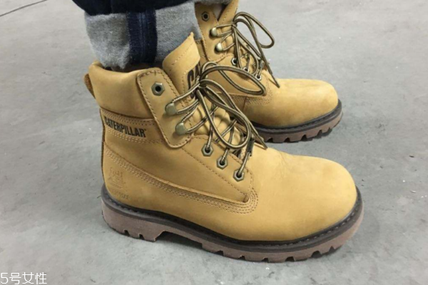 cat大黃靴怎么清洗 選用合適的工具 cat大黃靴怎么清洗 選用合適的工具