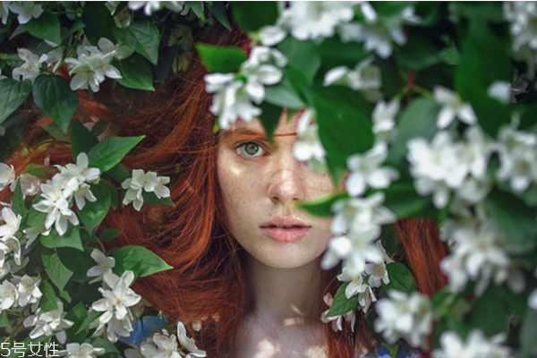 怎么按摩去除魚尾紋 去魚尾紋的按摩方法 怎么按摩去除魚尾紋 去魚尾紋的按摩方法