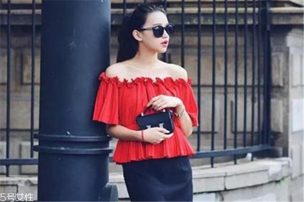 女生包包應該怎么選 三款搭遍所有衣服 女生包包應該怎么選 三款搭遍所有衣服