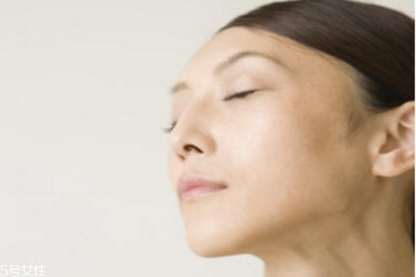 臉部肌膚怎么保養(yǎng) 臉部肌膚基礎(chǔ)保養(yǎng)方法 臉部肌膚怎么保養(yǎng) 臉部肌膚基礎(chǔ)保養(yǎng)方法