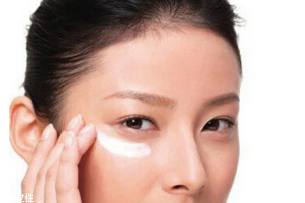 臉部肌膚怎么保養(yǎng) 臉部肌膚基礎(chǔ)保養(yǎng)方法 臉部肌膚怎么保養(yǎng) 臉部肌膚基礎(chǔ)保養(yǎng)方法