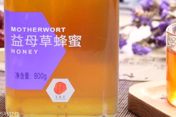 蜂蜜為什么不能用開水泡 會破壞營養(yǎng)物質(zhì) 蜂蜜為什么不能用開水泡 會破壞營養(yǎng)物質(zhì)