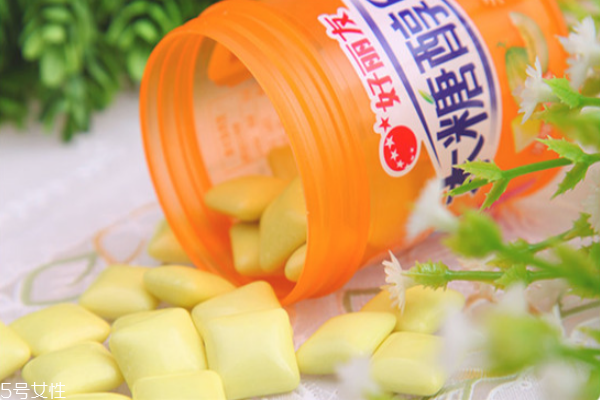 嚼口香糖可以瘦臉嗎 小心變成大方臉 嚼口香糖可以瘦臉嗎 小心變成大方臉