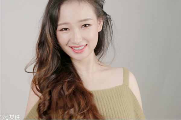 怎么畫性感的妝容 性感風(fēng)的妝容教程 怎么畫性感的妝容 性感風(fēng)的妝容教程