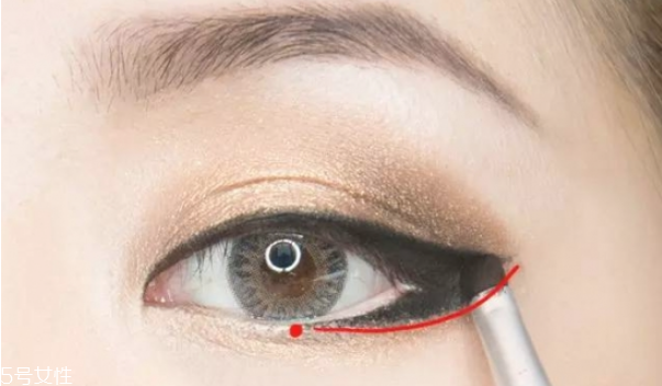 怎么畫性感的妝容 性感風(fēng)的妝容教程 怎么畫性感的妝容 性感風(fēng)的妝容教程