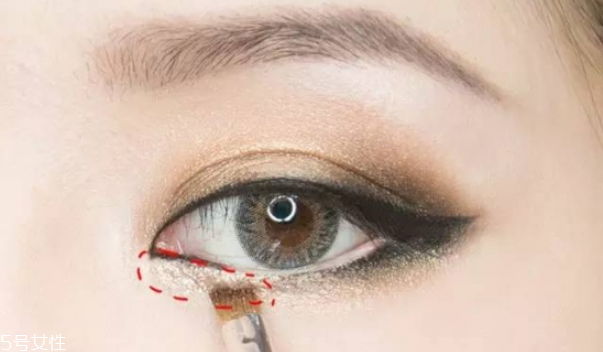 怎么畫性感的妝容 性感風(fēng)的妝容教程 怎么畫性感的妝容 性感風(fēng)的妝容教程