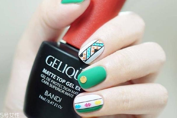 民族風美甲圖片 火爆又不俗氣的搶眼美甲 民族風美甲圖片 火爆又不俗氣的搶眼美甲