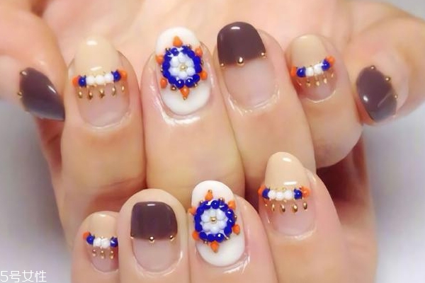 民族風美甲圖片 火爆又不俗氣的搶眼美甲 民族風美甲圖片 火爆又不俗氣的搶眼美甲