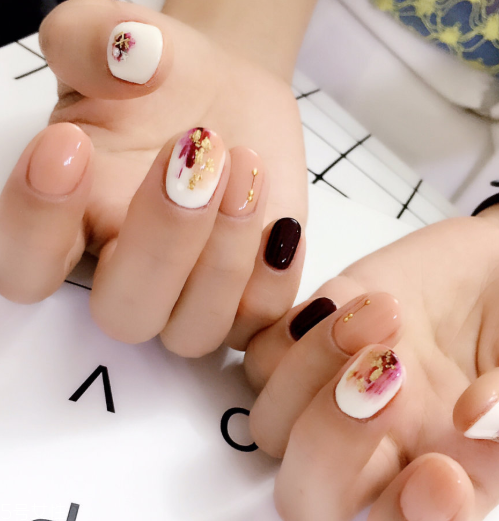 民族風美甲圖片 火爆又不俗氣的搶眼美甲 民族風美甲圖片 火爆又不俗氣的搶眼美甲