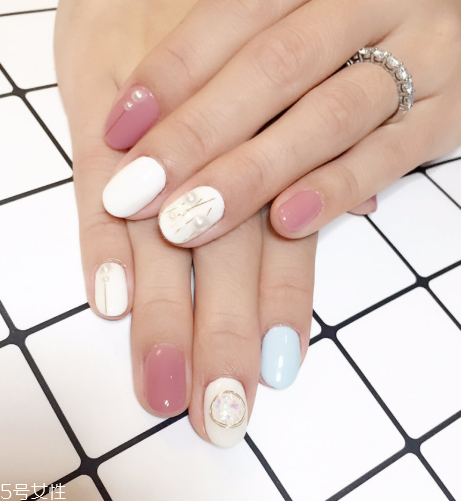 民族風美甲圖片 火爆又不俗氣的搶眼美甲 民族風美甲圖片 火爆又不俗氣的搶眼美甲