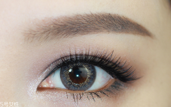 紅色眼影妝容畫法 冷艷混血大眼妝教程 紅色眼影妝容畫法 冷艷混血大眼妝教程