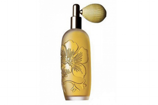 適合女生秋冬用的香水 花果香型女性香水推薦 適合女生秋冬用的香水 花果香型女性香水推薦