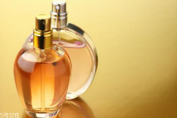 情侶香水有哪些品牌 情侶必備香水推薦 情侶香水有哪些品牌 情侶必備香水推薦