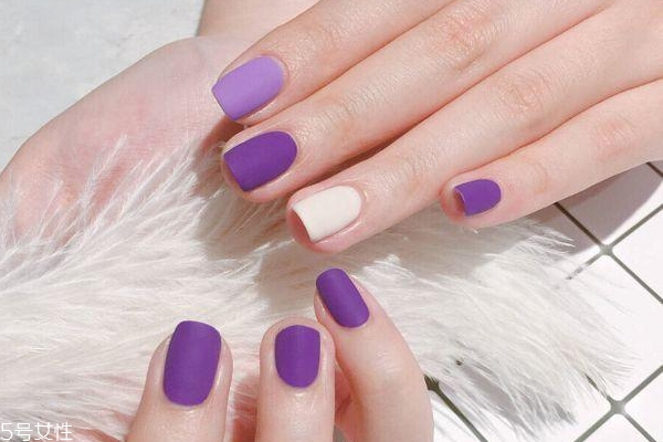 秋季紫色美甲圖片 這幾款讓你更動(dòng)人 秋季紫色美甲圖片 這幾款讓你更動(dòng)人