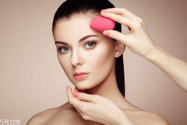 上妝工具都有哪些 選對上妝工具很關(guān)鍵 上妝工具都有哪些 選對上妝工具很關(guān)鍵